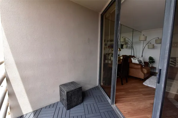 a view of a walk in closet