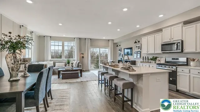 $2,950 | 1103 Meadowlark Drive, Fogelsville, PA 18051