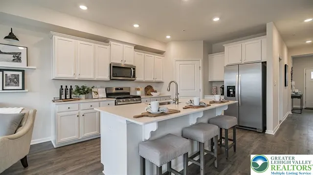 $2,950 | 1103 Meadowlark Drive, Fogelsville, PA 18051