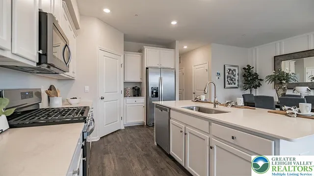 $2,950 | 1103 Meadowlark Drive, Fogelsville, PA 18051