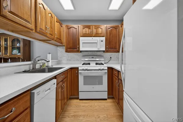 $169,900 | 601 Barnstable Court, Camillus, NY 13031