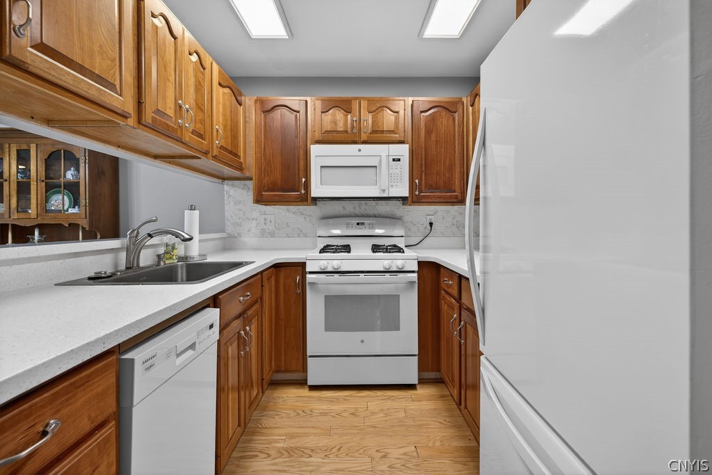 601 Barnstable Court Camillus, NY 13031 - Photo 14 of 30