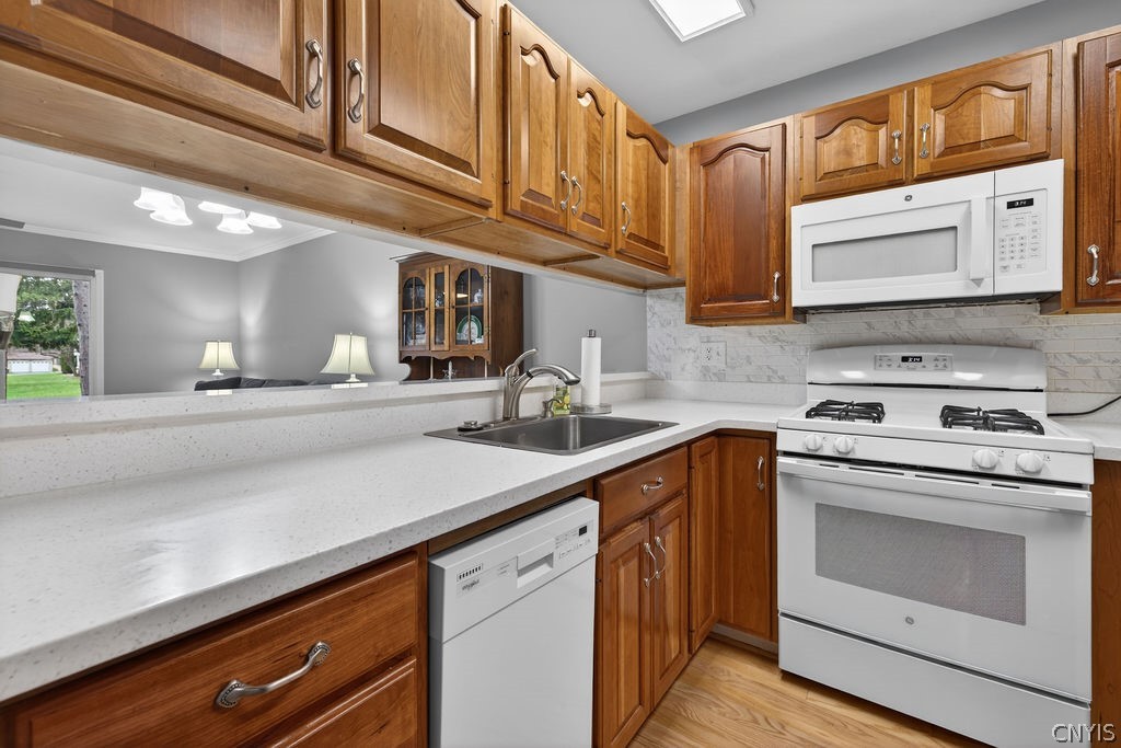 601 Barnstable Court Camillus, NY 13031 - Photo 15 of 30