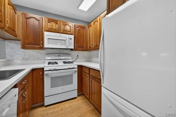 $169,900 | 601 Barnstable Court, Camillus, NY 13031