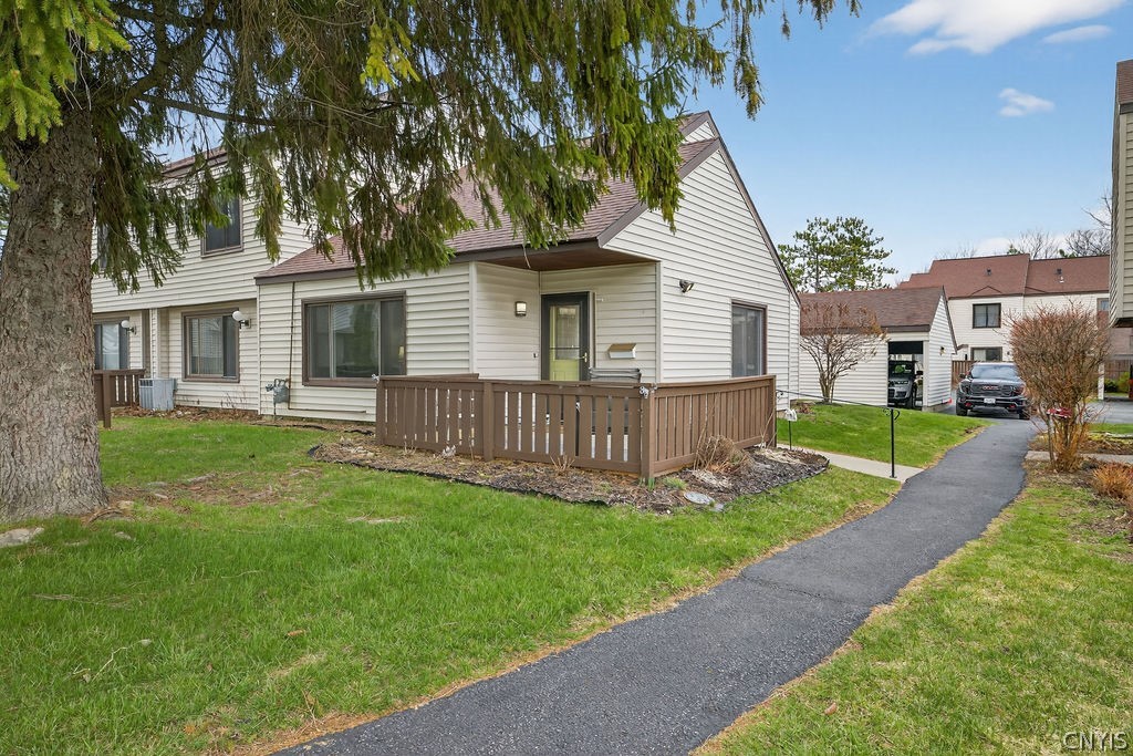 601 Barnstable Court Camillus, NY 13031 - Photo 2 of 30