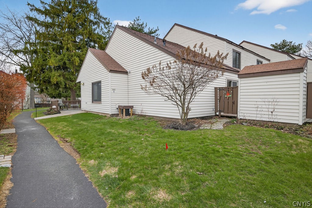 601 Barnstable Court Camillus, NY 13031 - Photo 3 of 30