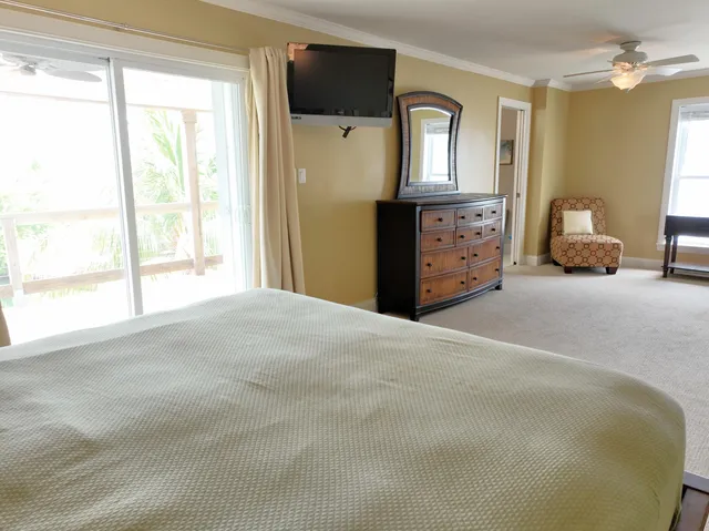 $1,650,000 | 1590 Dolphin Drive, Marathon, FL 33050