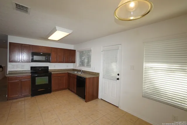 $1,800 | 10707 Rindle Ranch, San Antonio, TX 78249