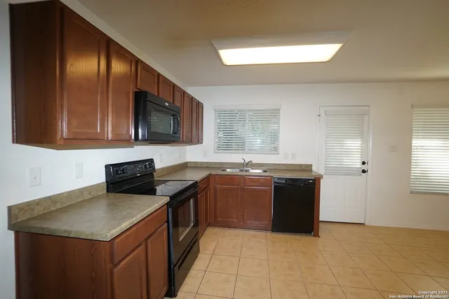 $1,800 | 10707 Rindle Ranch, San Antonio, TX 78249