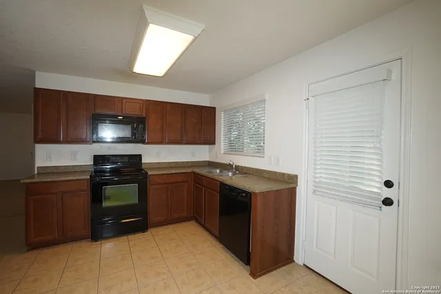 $1,800 | 10707 Rindle Ranch, San Antonio, TX 78249