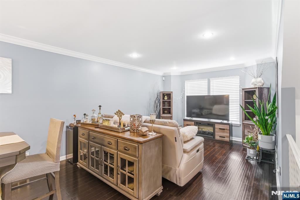 1158 Francyne Way Union, NJ 07083 - Photo 2 of 27