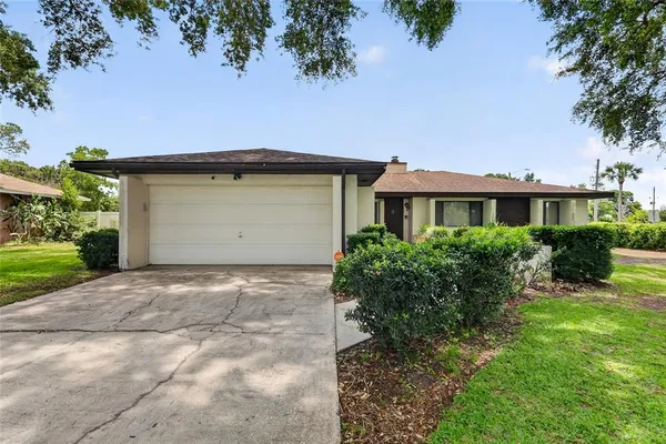 $300,000 | 3001 Stratford Lane, Mount Dora, FL 32757
