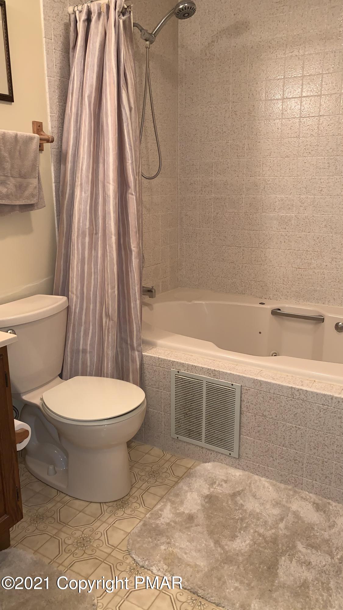 5810 Decker Road Bushkill, PA 18324 - Photo 15 of 37 16-Bathroom 2