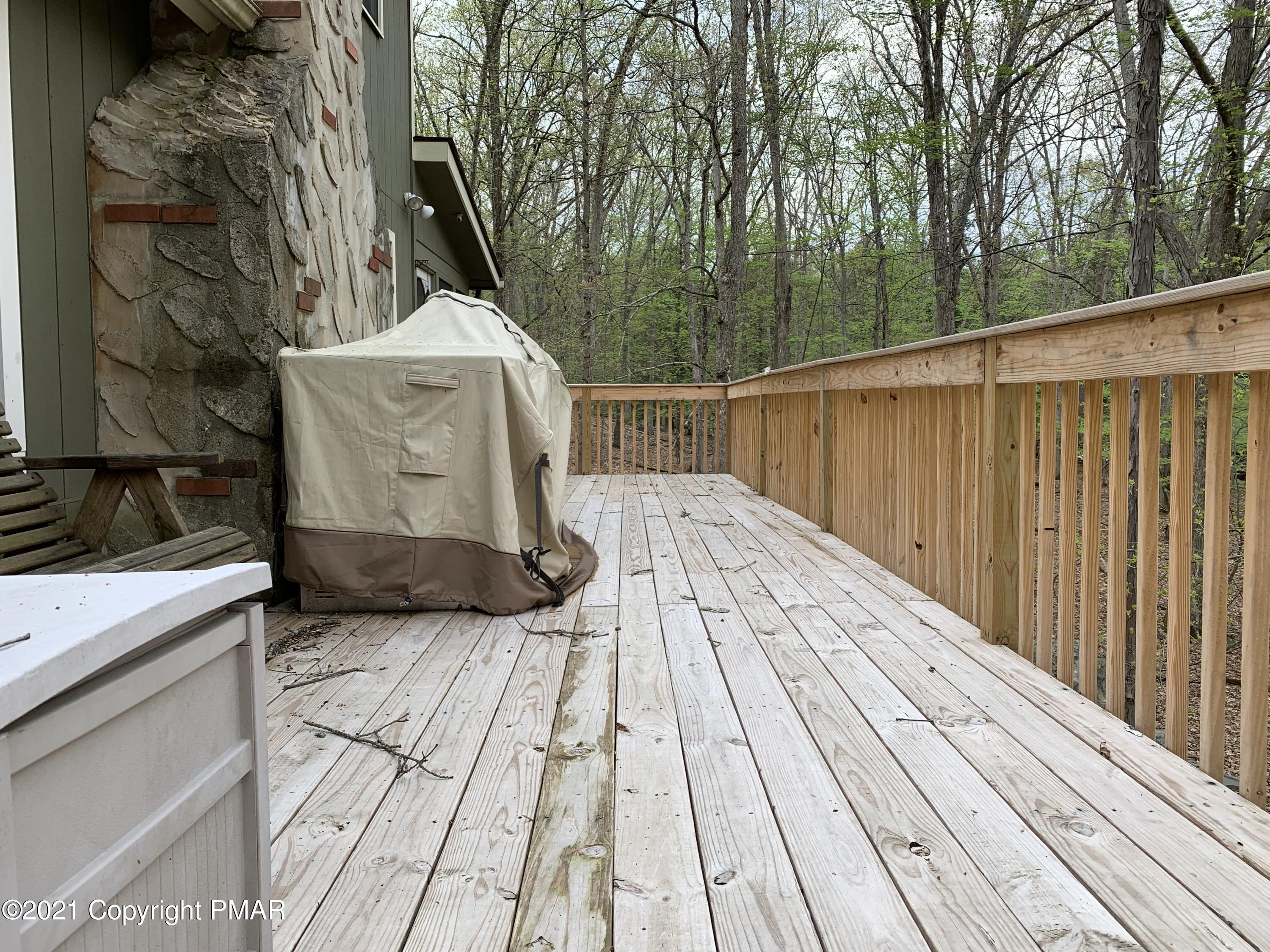5810 Decker Road Bushkill, PA 18324 - Photo 24 of 37 25-Deck