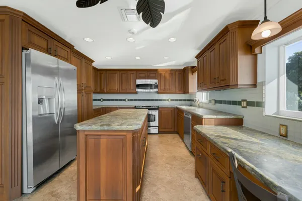 $3,950,000 | 182 Bayview Drive, Islamorada, FL 33036