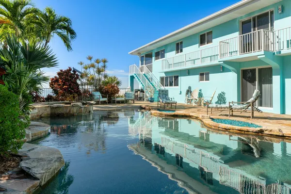 $3,950,000 | 182 Bayview Drive, Islamorada, FL 33036