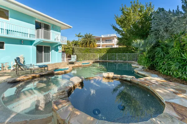 $3,950,000 | 182 Bayview Drive, Islamorada, FL 33036