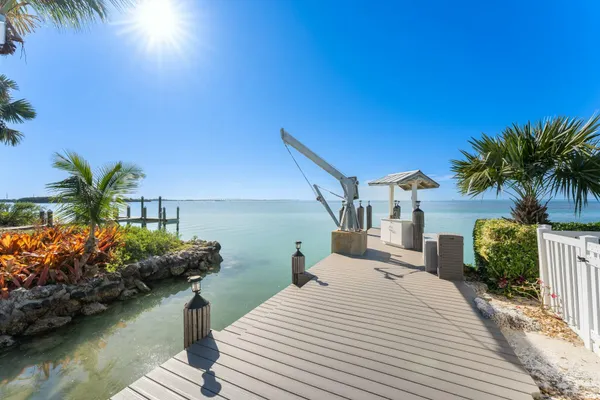 $3,950,000 | 182 Bayview Drive, Islamorada, FL 33036