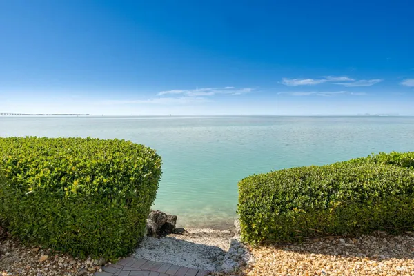 $3,950,000 | 182 Bayview Drive, Islamorada, FL 33036