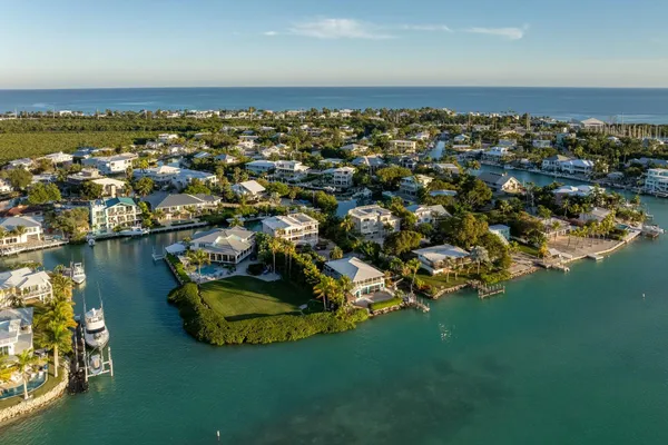 $3,950,000 | 182 Bayview Drive, Islamorada, FL 33036