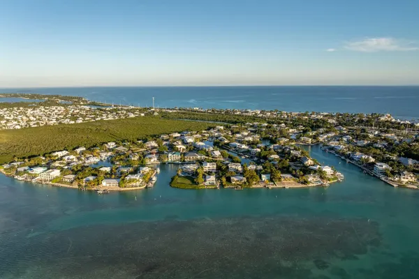 $3,950,000 | 182 Bayview Drive, Islamorada, FL 33036