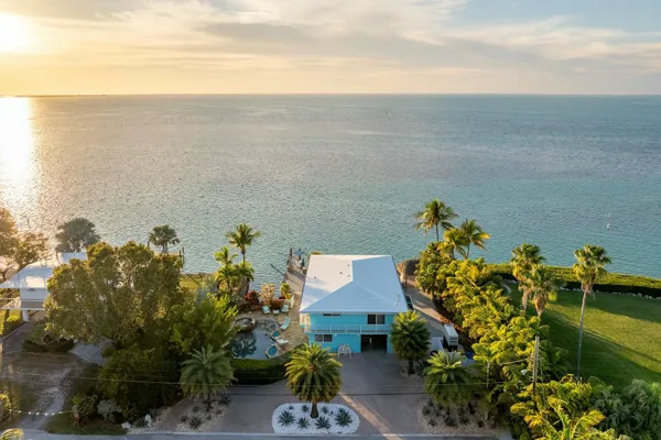 $3,950,000 | 182 Bayview Drive, Islamorada, FL 33036