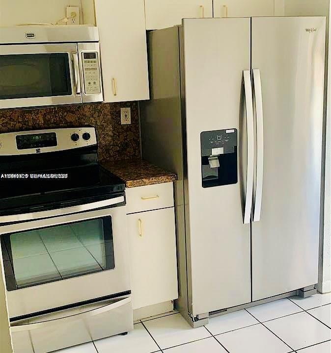 246 Riviera Circle, Unit 246 Weston, FL 33326 - Photo 4 of 10