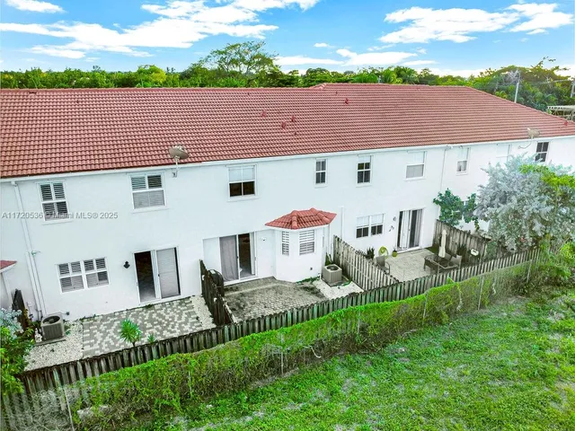 $510,000 | 1007 Northeast 208th Street, Unit 1007, Miami, FL 33179