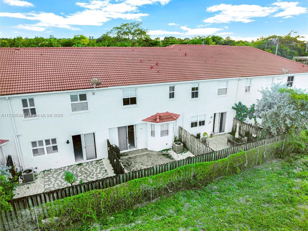 1007 Northeast 208th Street, Unit 1007 Miami, FL 33179 - Photo 31 of 68