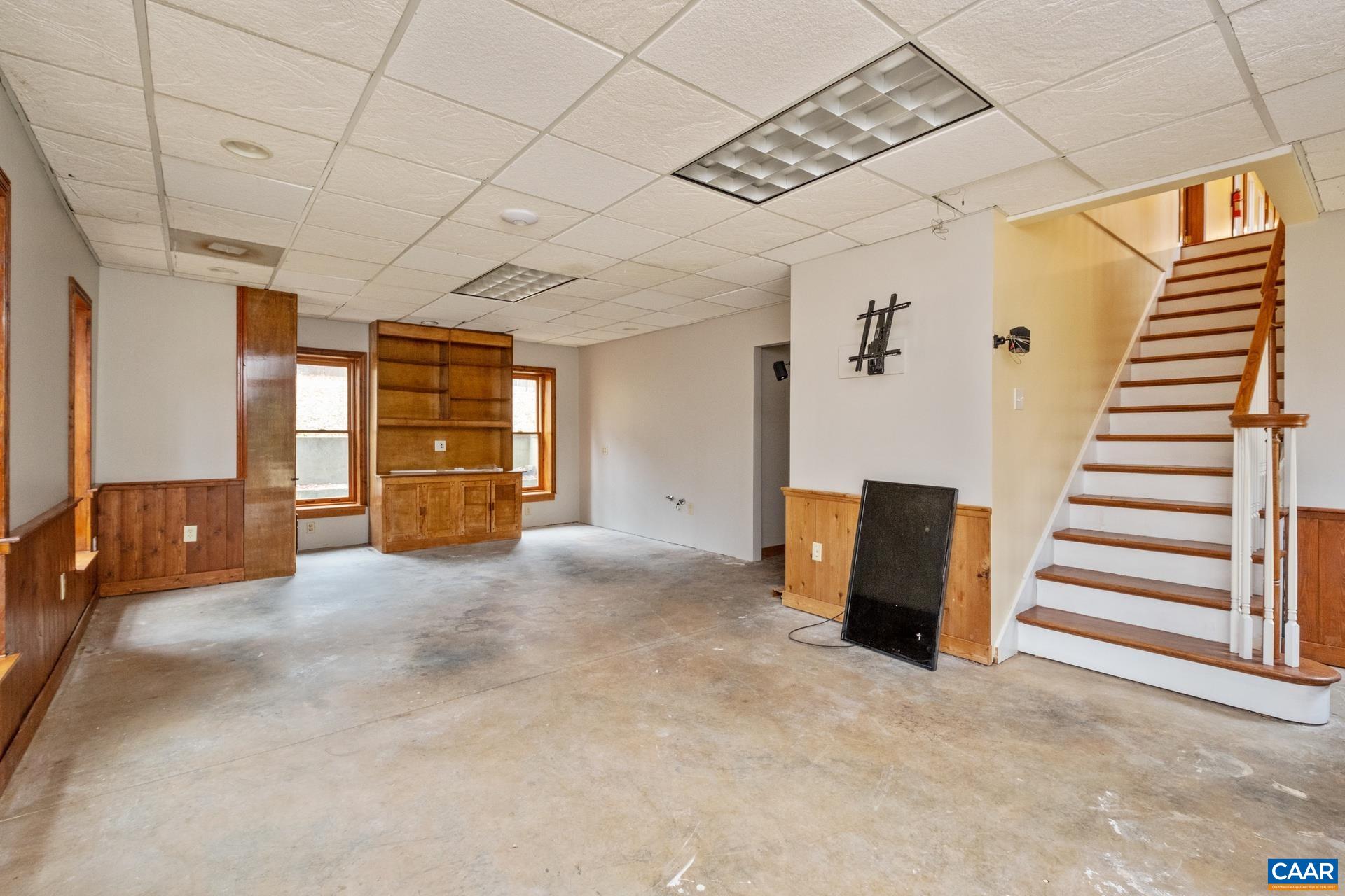 122 Seville Road Rochelle, VA 22738 - Photo 29 of 40 a view of an empty room with a window