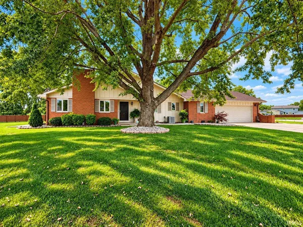 $255,000 | 2703 Executive Court, Kokomo, IN 46902