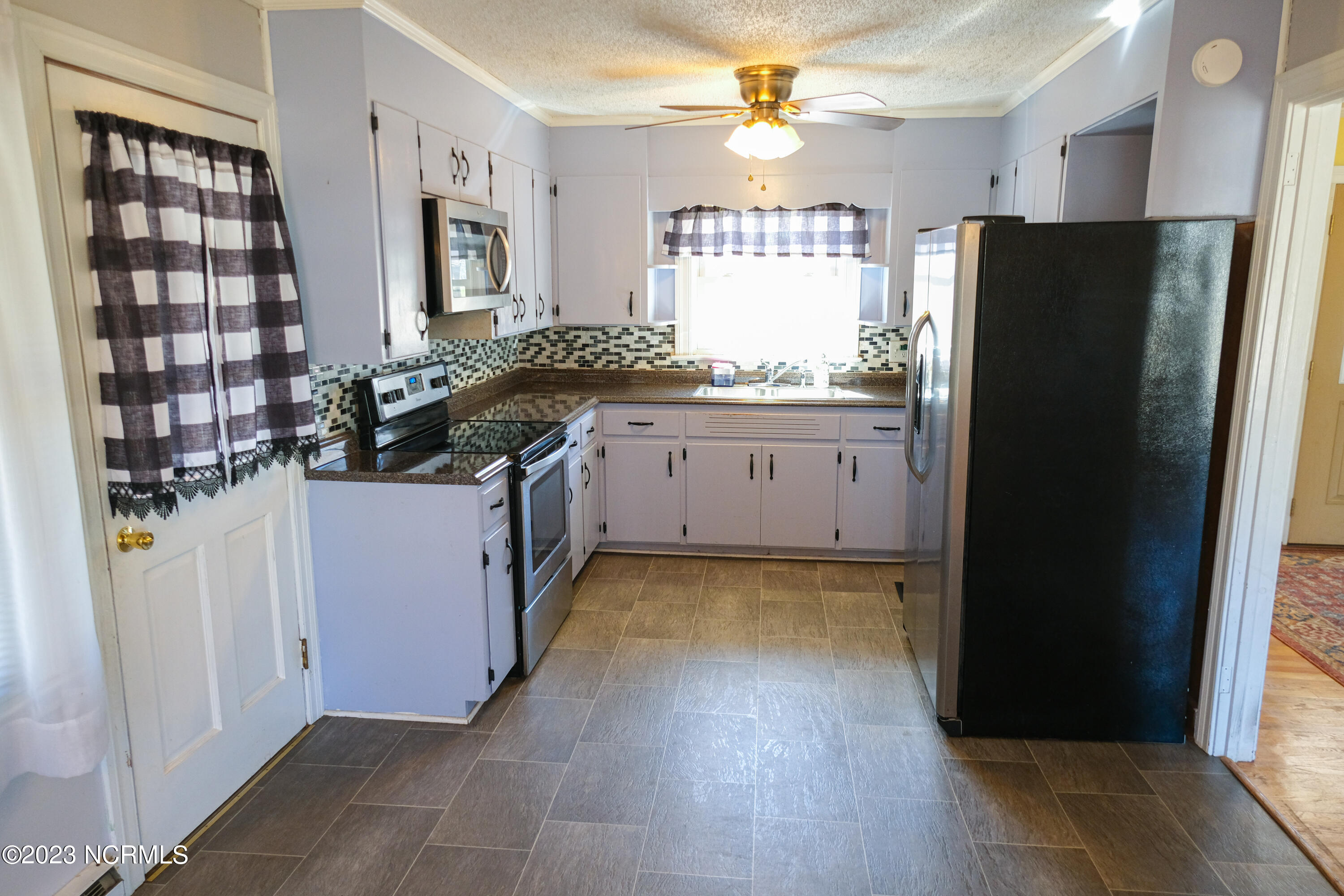833 Tyree Road Kinston, NC 28504 - Photo 12 of 37 012