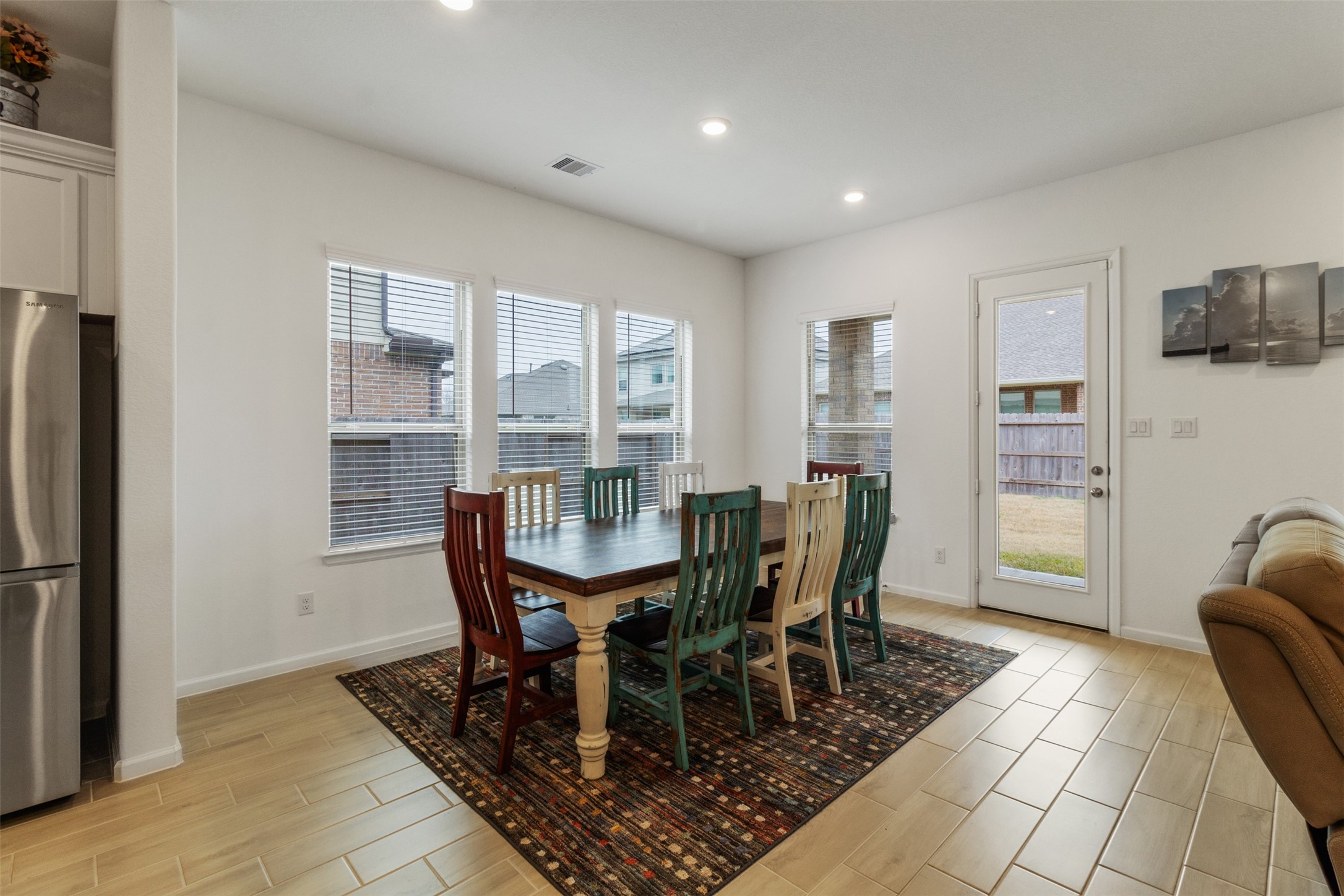 3623 Rock Ledge Drive Rosenberg, TX 77469 - Photo 19 of 31 a view of a dining room with furniture