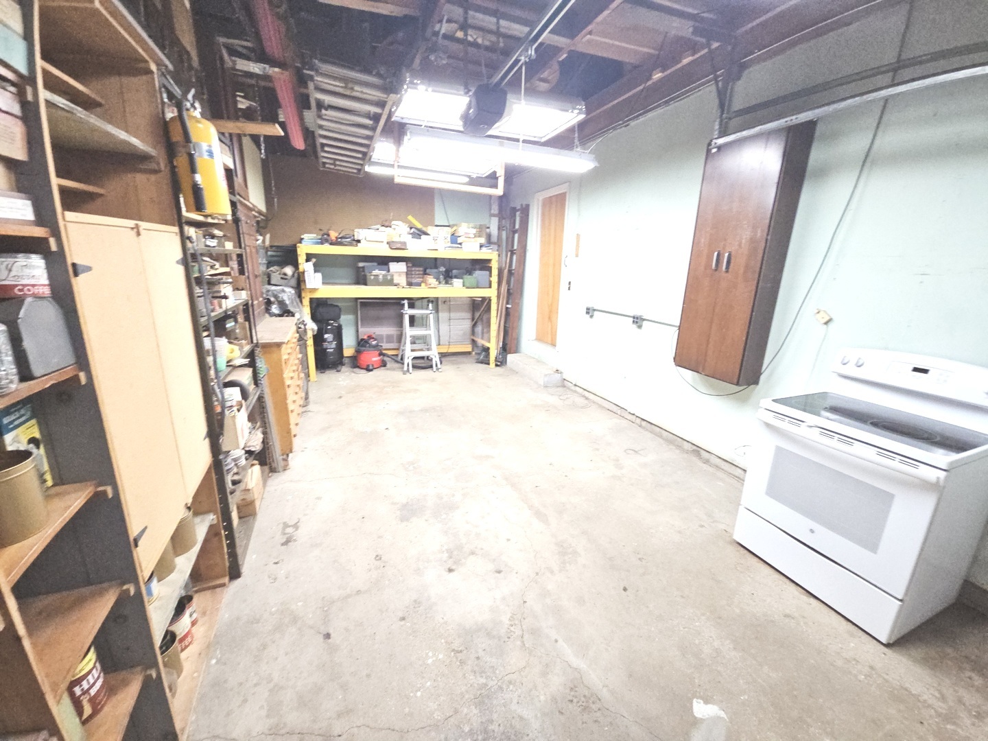 827 Balmoral Drive East Dundee, IL 60118 - Photo 11 of 16 a view of a room with gym equipment