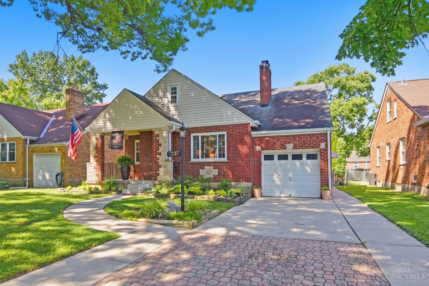 7237 Garden Road Cincinnati, OH 45236 - Photo 3 of 72