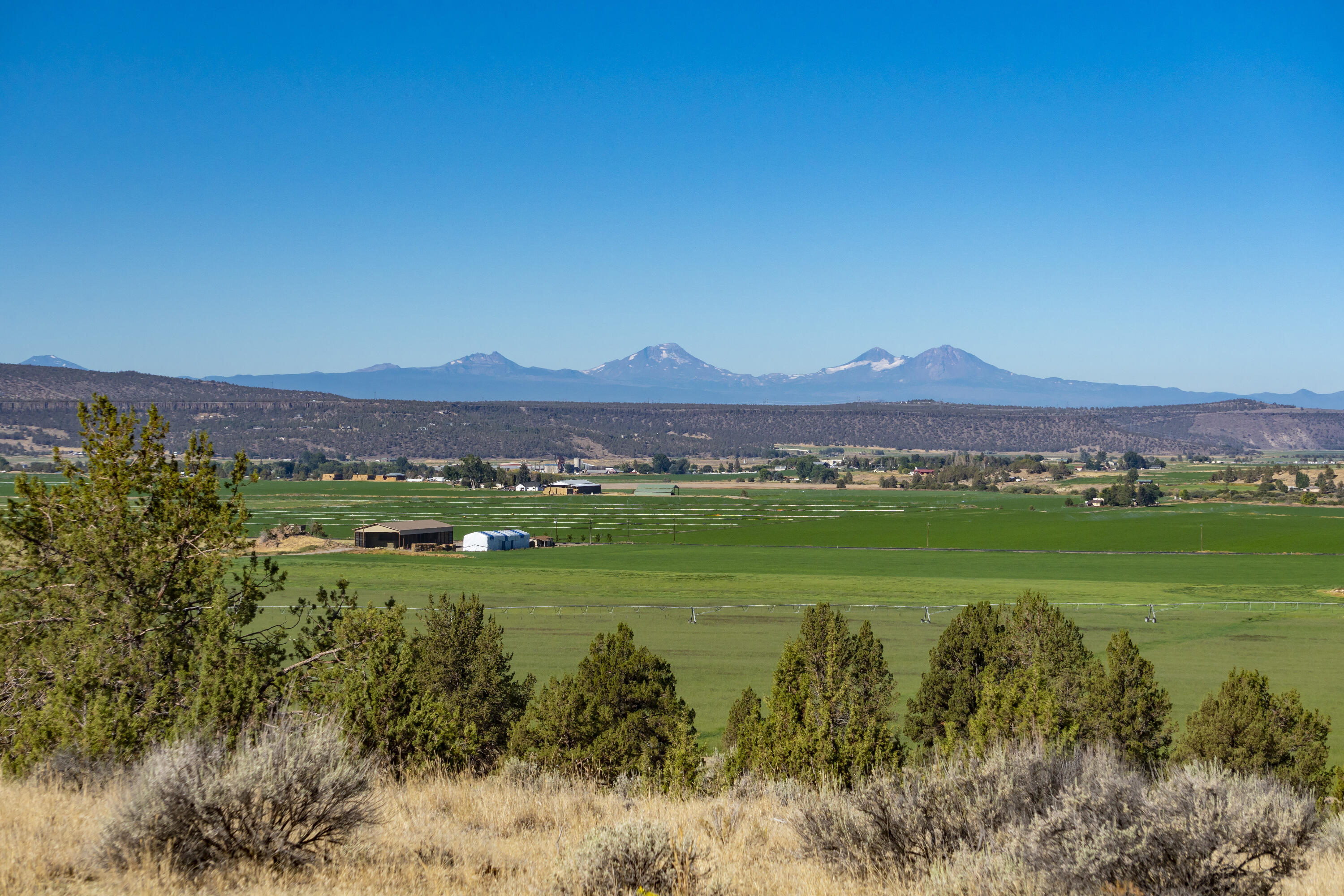 304 McKay Road Prineville, OR 97754 - Photo 4 of 15 a view of a town with big yard