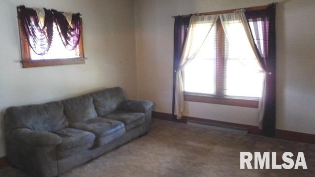 357 22nd Place Clinton, IA 52732 - Photo 10 of 20 Gallery Image 10