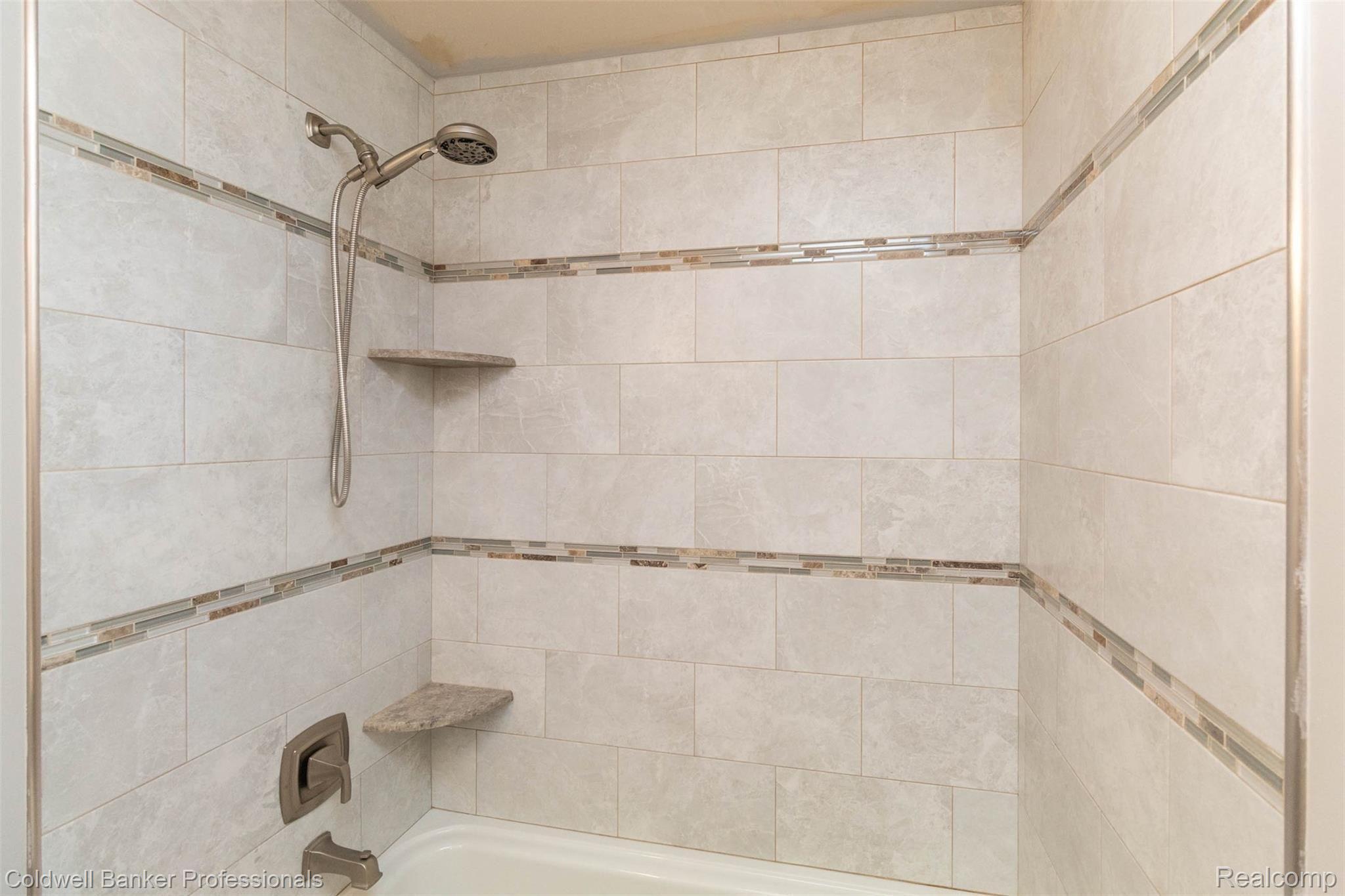 8263 Jeremy Road Belleville, MI 48111 - Photo 26 of 29 Beautiful detailing in second full bath