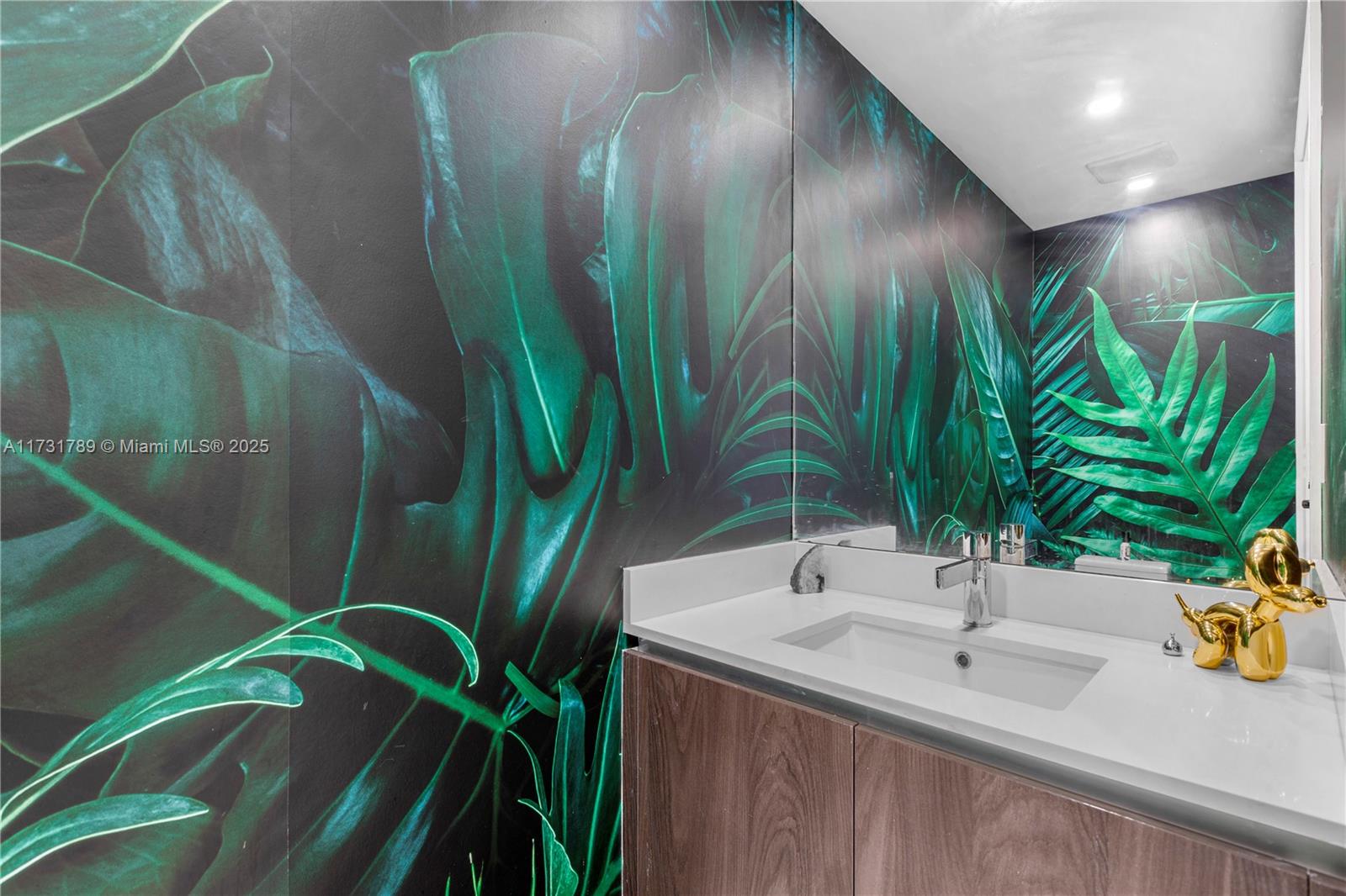 3131 Northeast 7th Avenue, Unit 1902 Miami, FL 33137 - Photo 10 of 20 a view of plant in a bathroom