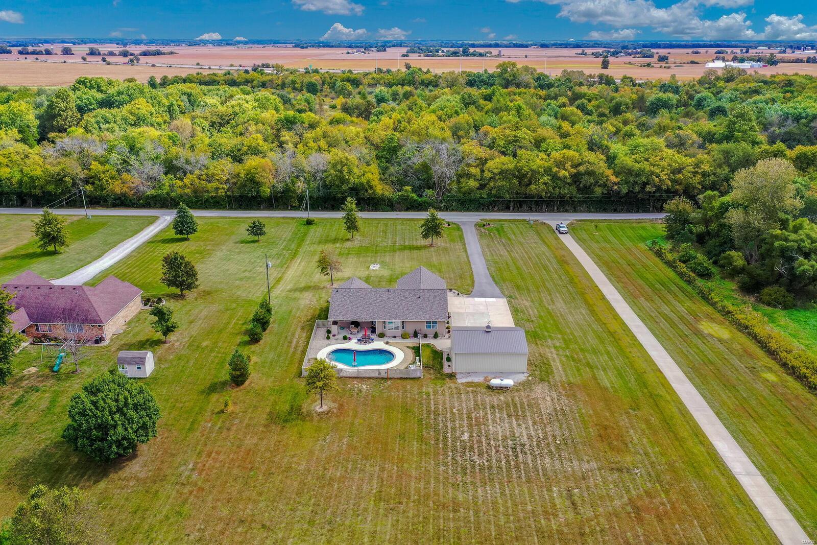 5967 Staunton Road Edwardsville, IL 62025 - Photo 2 of 43