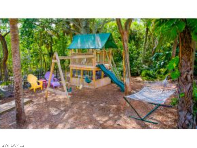 4629 Brainard Bayou Road Sanibel, FL 33957 - Photo 14 of 16 Gallery Image 14