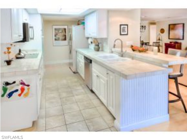4629 Brainard Bayou Road Sanibel, FL 33957 - Photo 4 of 16 Gallery Image 4