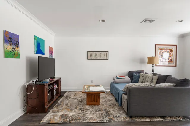 $530,000 | 2 Dogwood Court, Unit 2, Middlebury, CT 06762