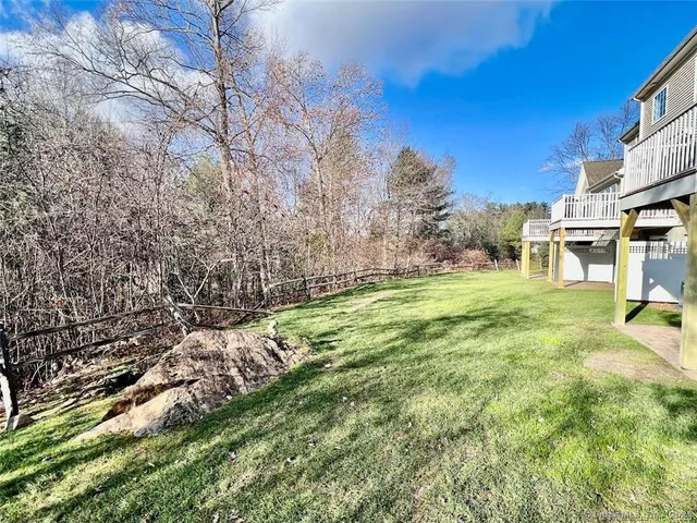 $530,000 | 2 Dogwood Court, Unit 2, Middlebury, CT 06762