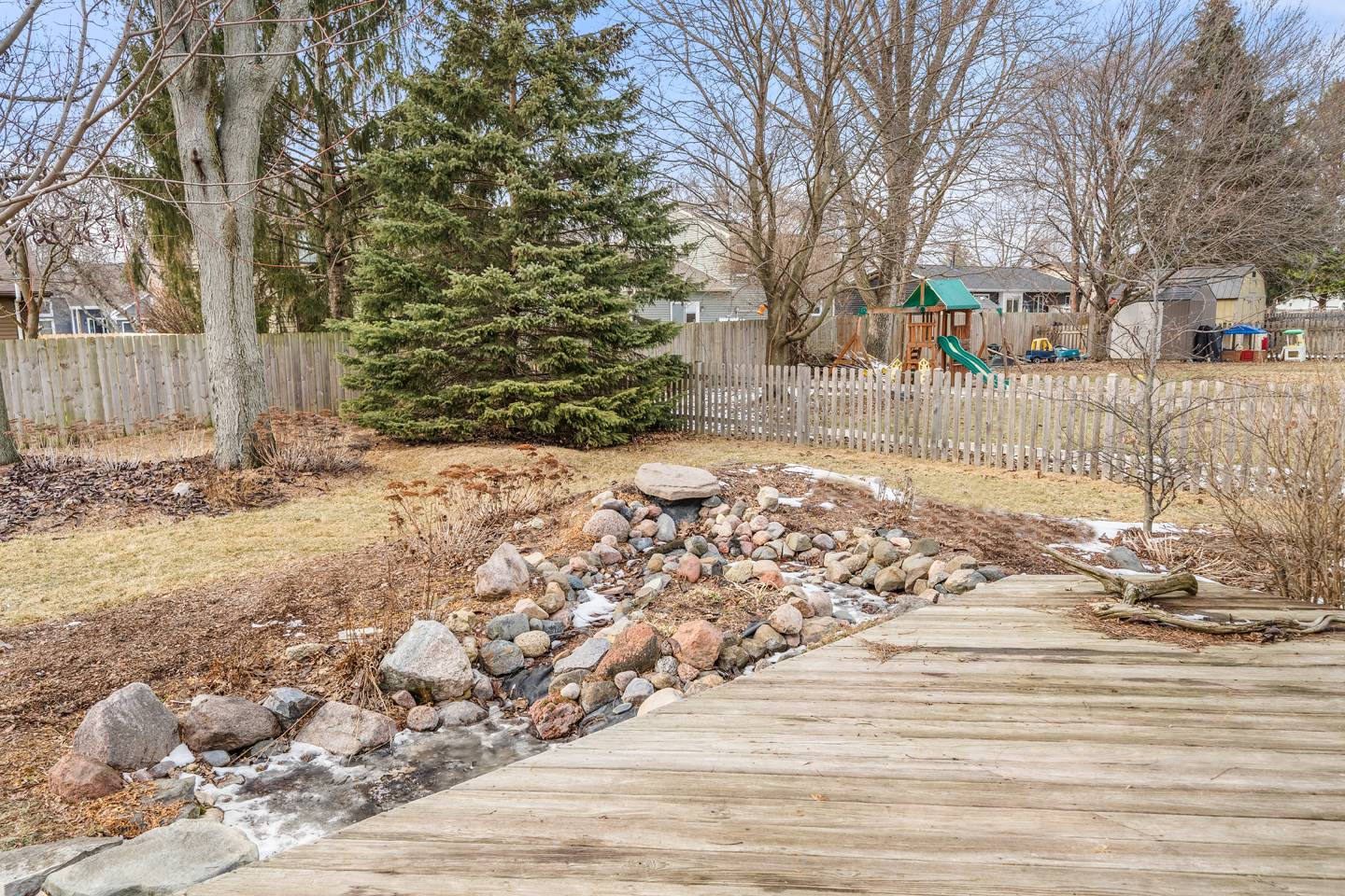540 Parkside Drive Elburn, IL 60119 - Photo 31 of 38 a view of a yard covered with snow