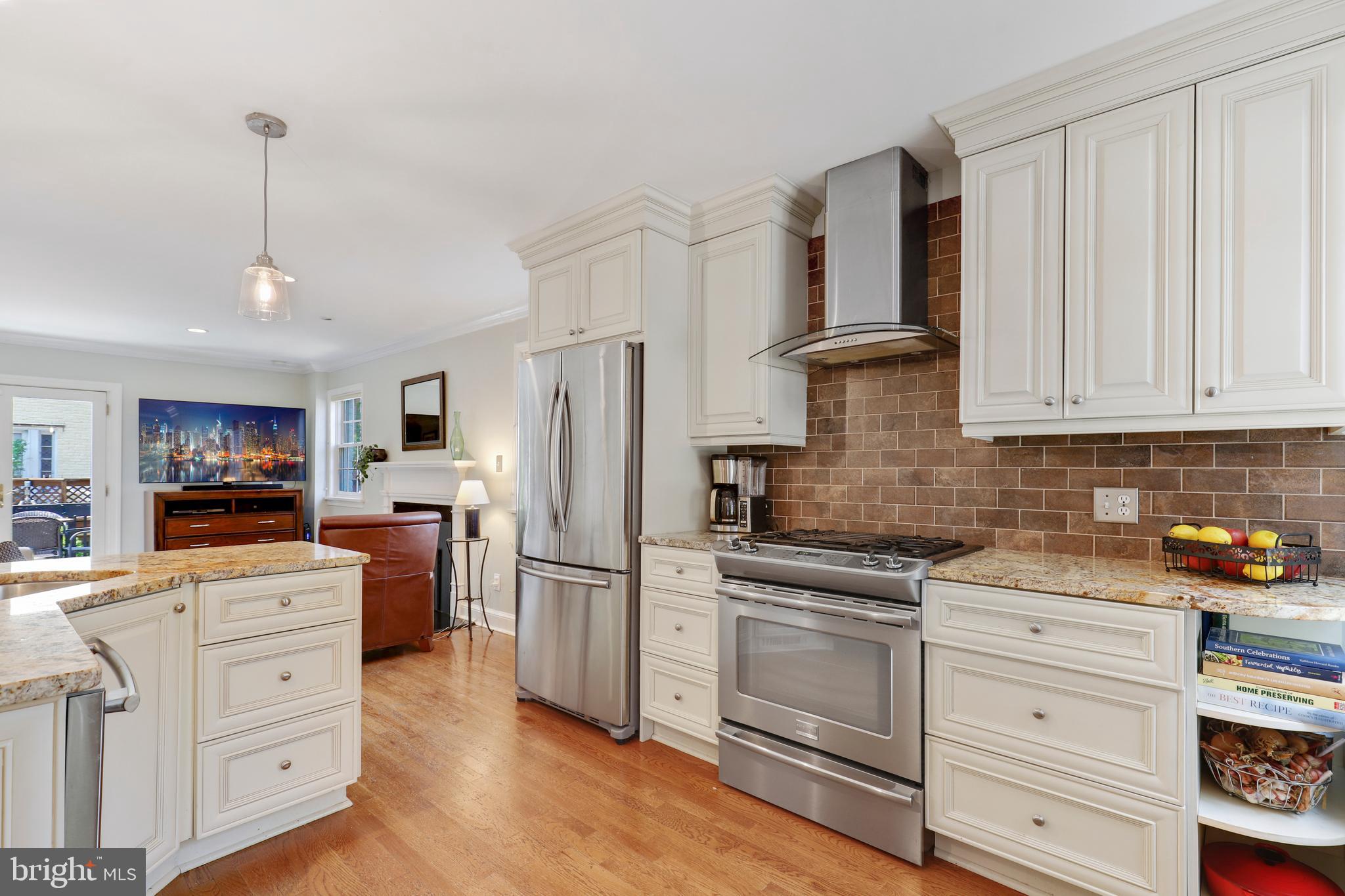 1220 Portner Road Alexandria, VA 22314 - Photo 7 of 54