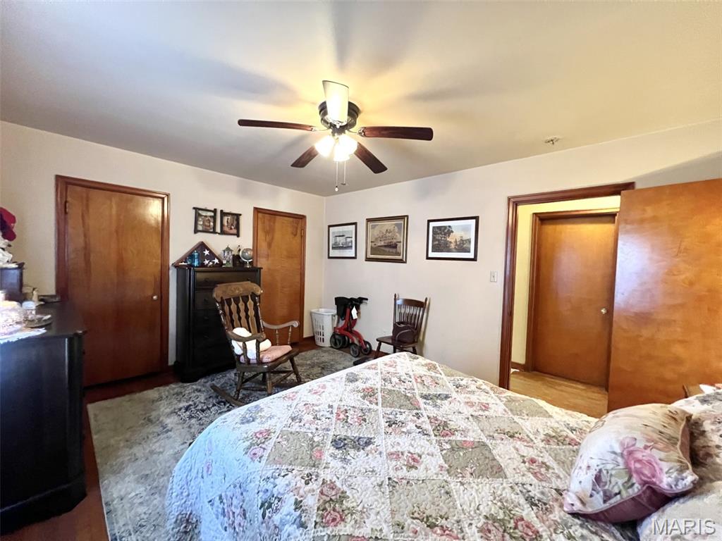 715 Springfield Road Gillespie, IL 62033 - Photo 16 of 28