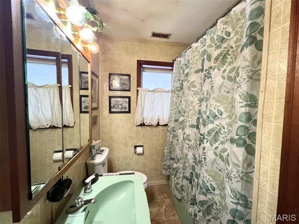 $99,900 | 715 Springfield Road, Gillespie, IL 62033