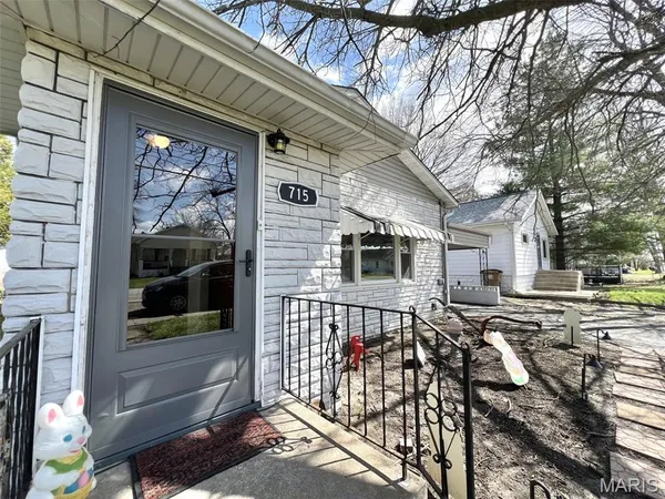 $99,900 | 715 Springfield Road, Gillespie, IL 62033