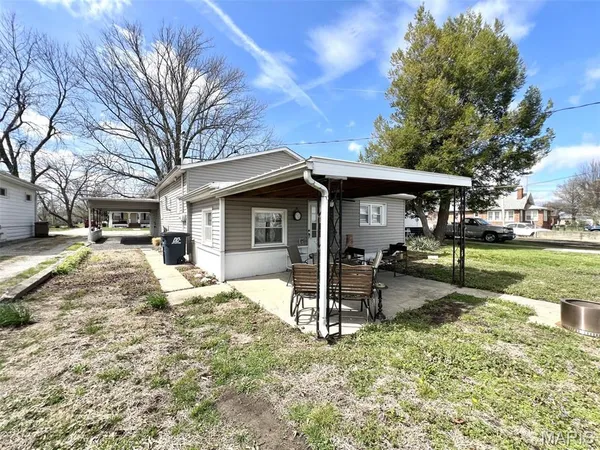 $99,900 | 715 Springfield Road, Gillespie, IL 62033